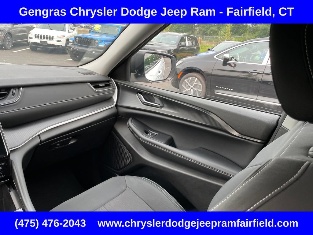 Certified 2023 Jeep Grand Cherokee Laredo X AWD/4WD image 58