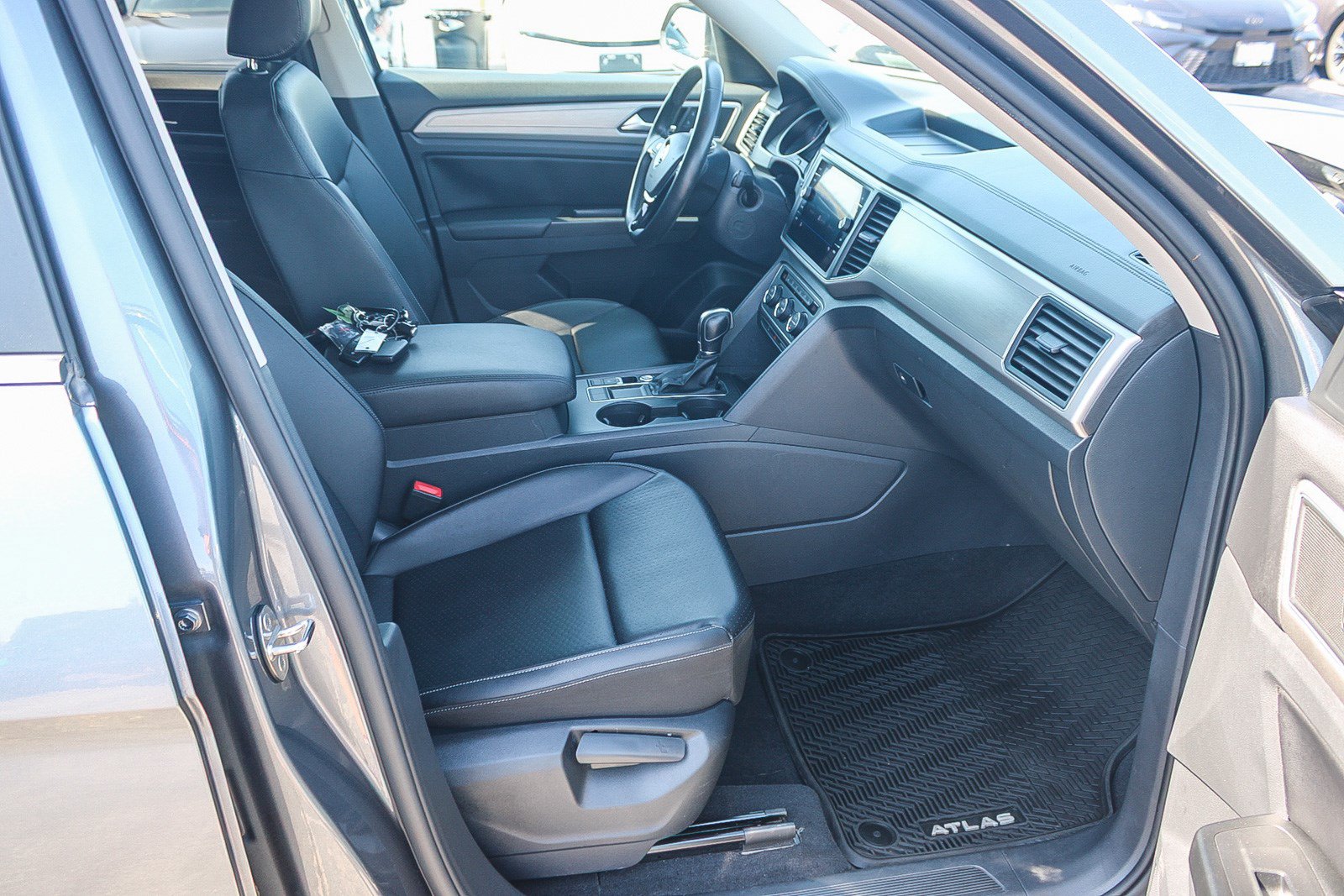 Used 2019 Volkswagen Atlas SE w/ Towing Package FWD image 17