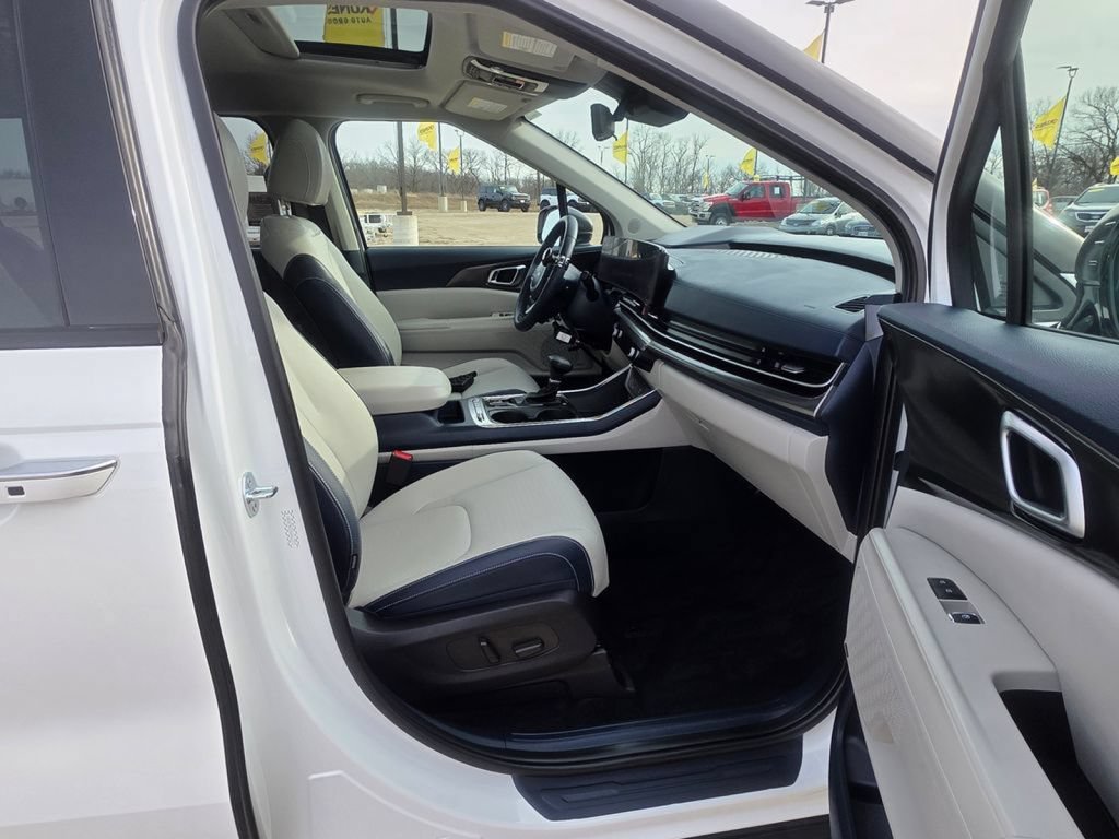 Used 2025 Kia Carnival SX Prestige FWD image 48