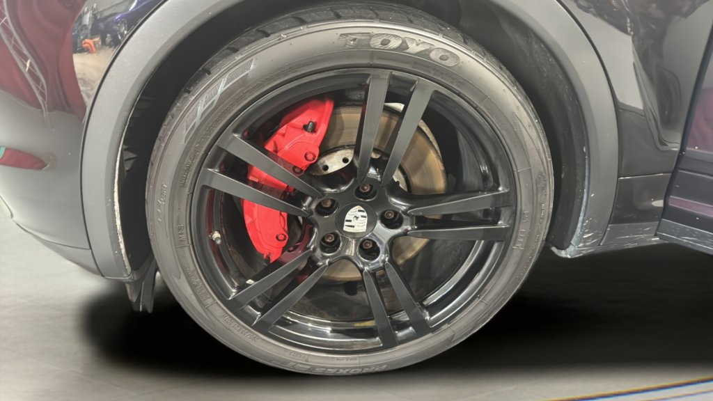 Used 2011 Porsche Cayenne Turbo image 23