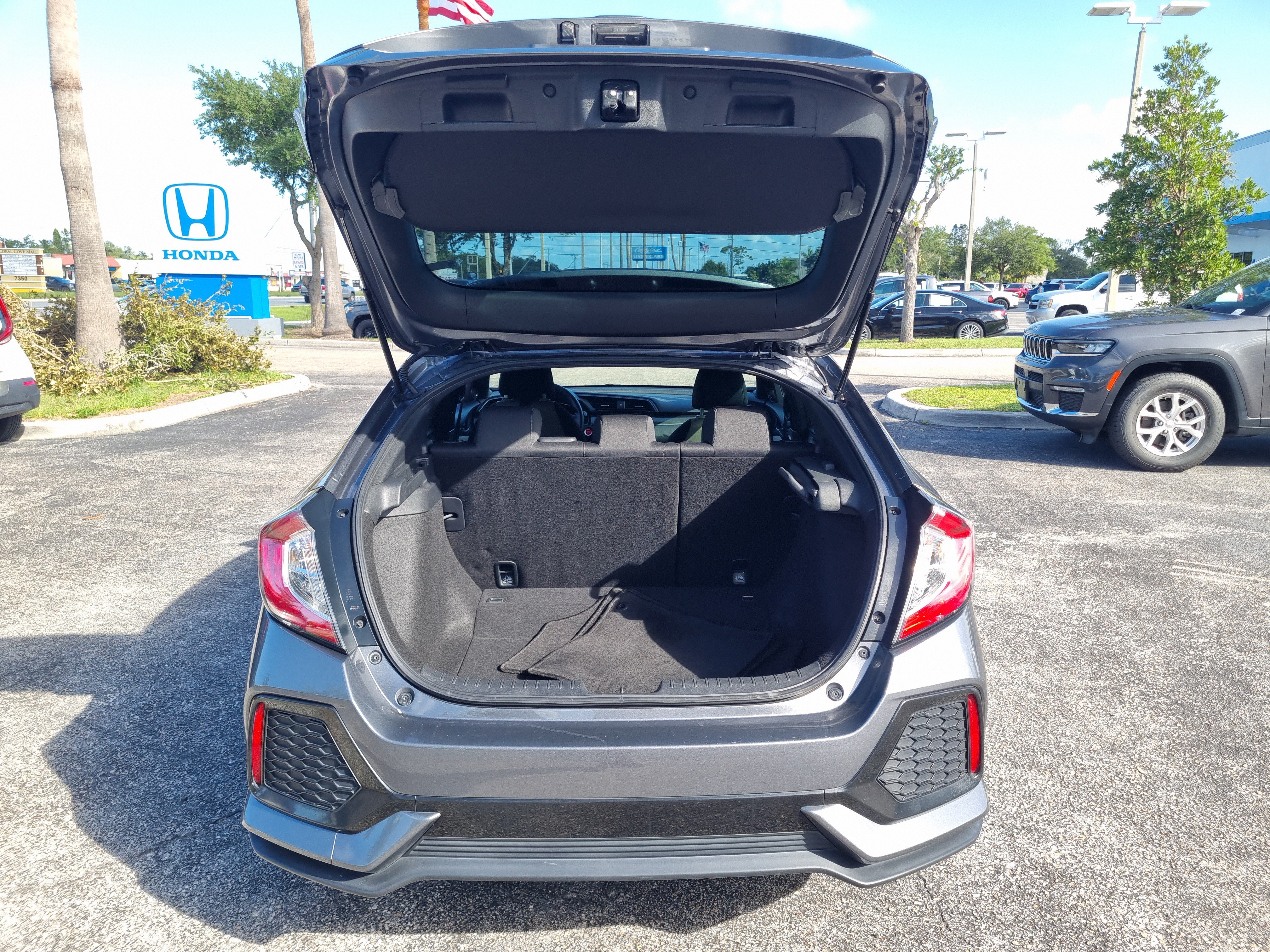 Used 2018 Honda Civic EX image 12