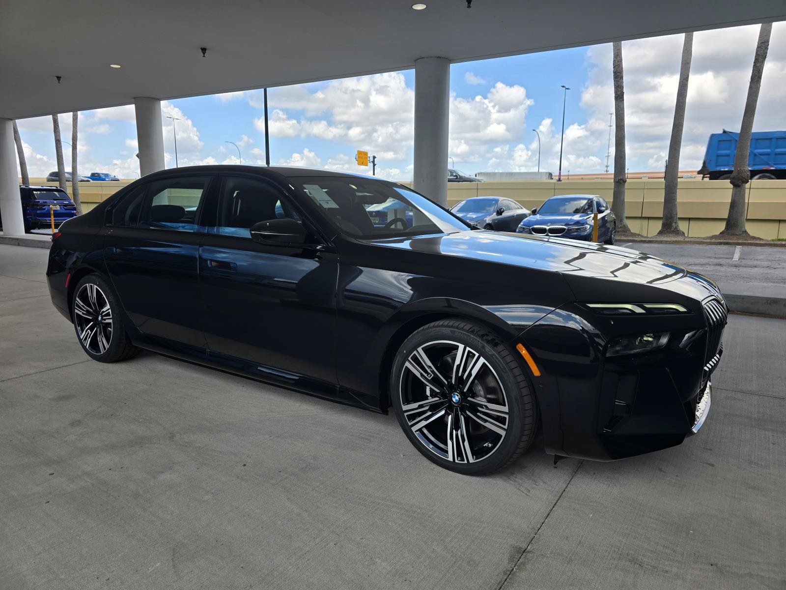 New 2026 BMW 750e xDrive AWD/4WD image 27