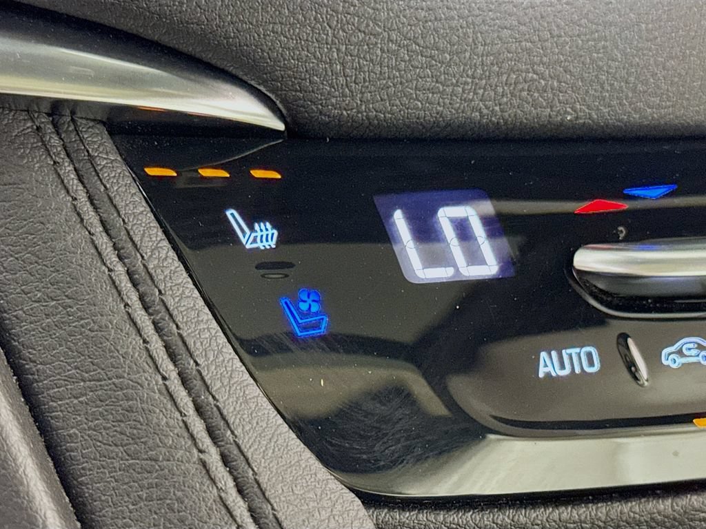 Certified 2023 Cadillac XT5 Sportv AWD/4WD image 19