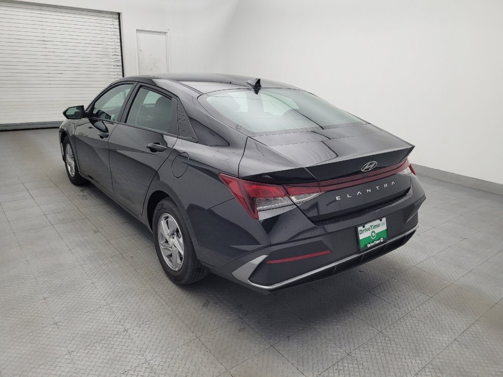 Used 2025 Hyundai Elantra SE FWD image 5