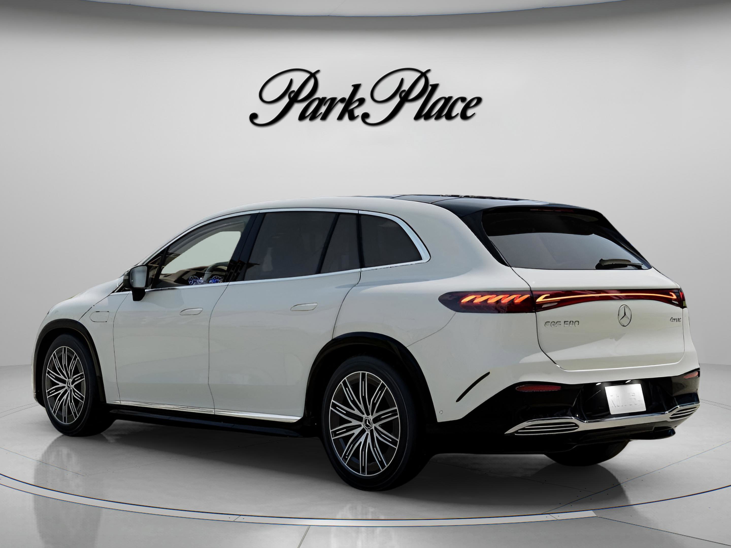 Used 2023 Mercedes-Benz EQS 580 4MATIC SUV image 13
