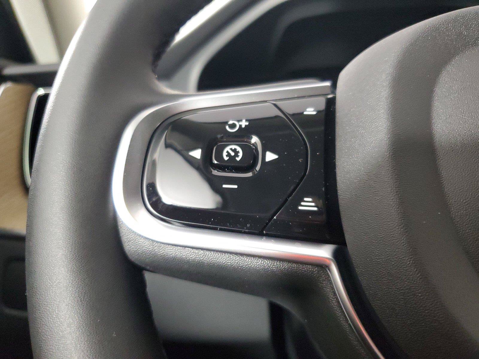 New 2027 Volvo XC60 B5 Plus AWD/4WD image 25