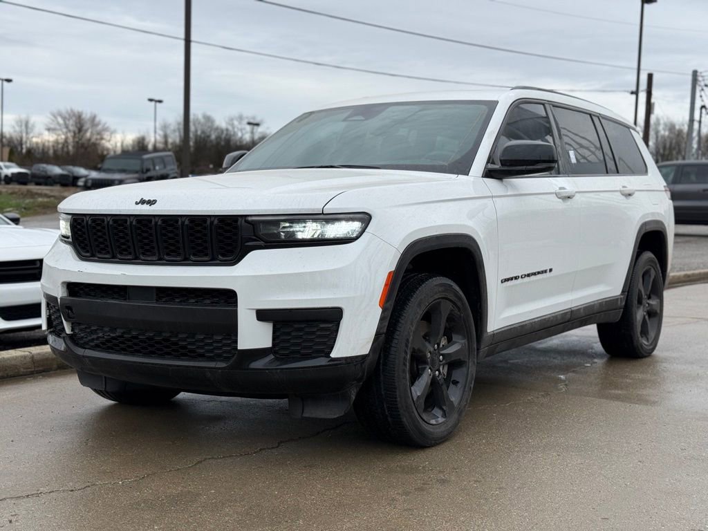 Used 2023 Jeep Grand Cherokee L Laredo image 2