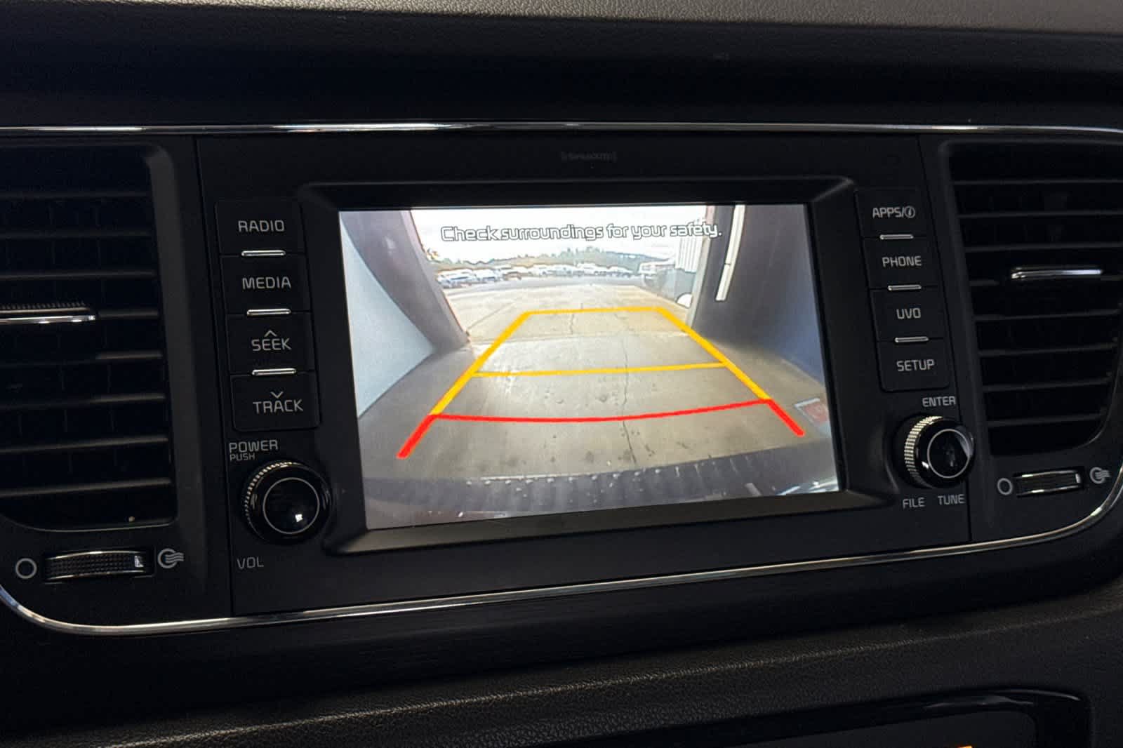 Used 2017 Kia Sedona LX w/ LX Essentials Premium Package FWD image 21