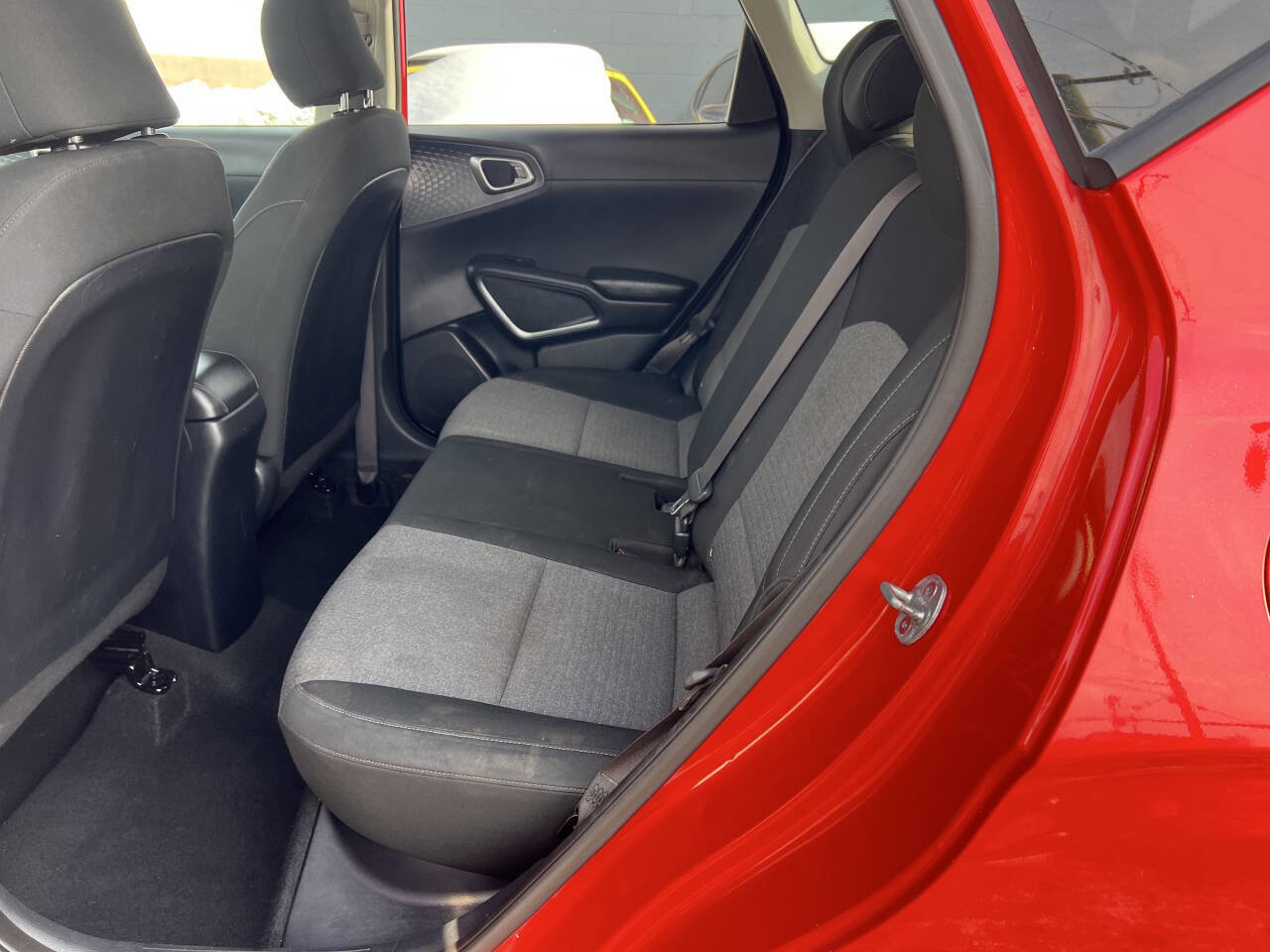 Used 2020 Kia Soul S image 9