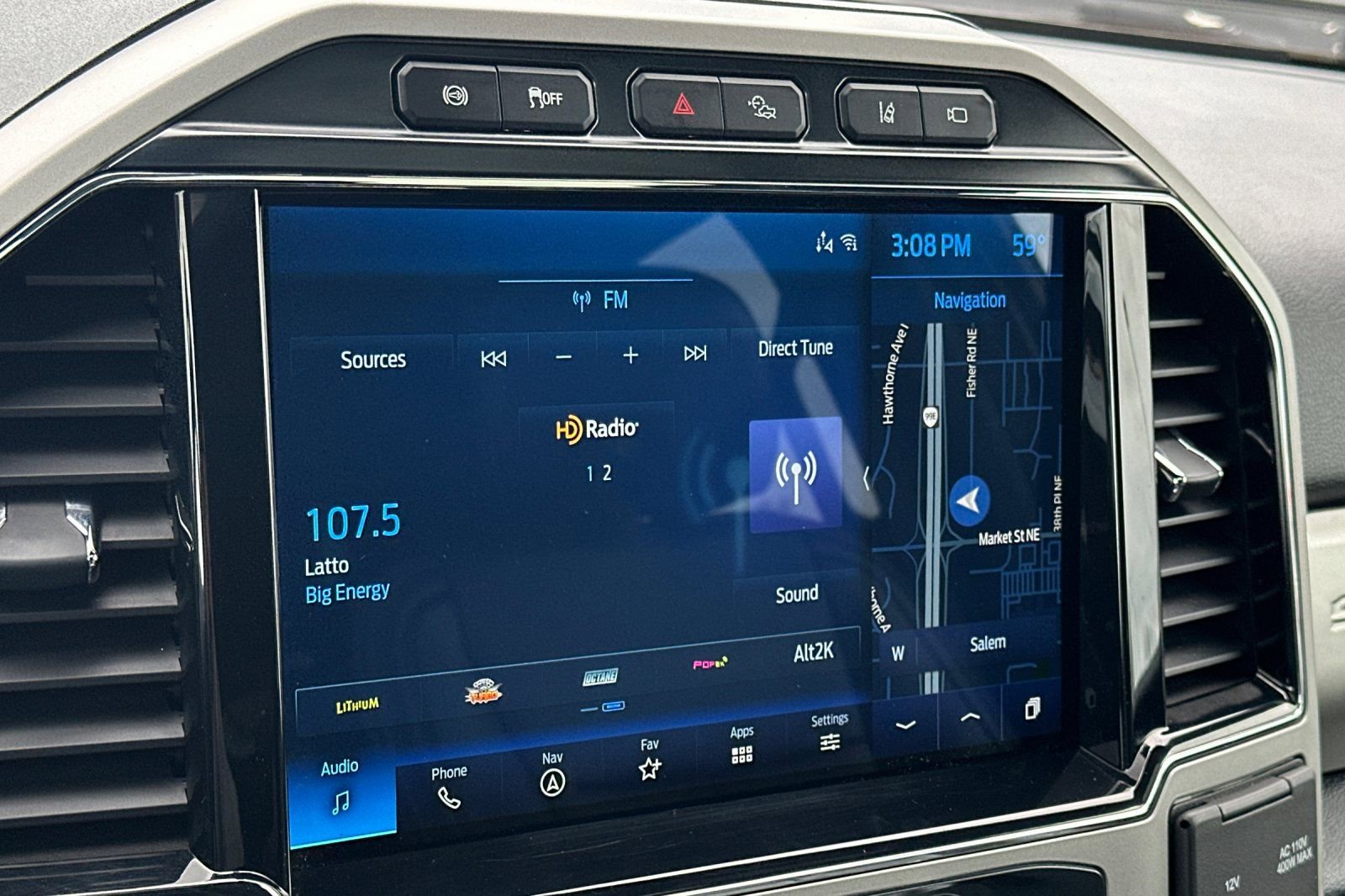 Used 2022 Ford F250 Lariat w/ Tremor Off-Road Package image 17