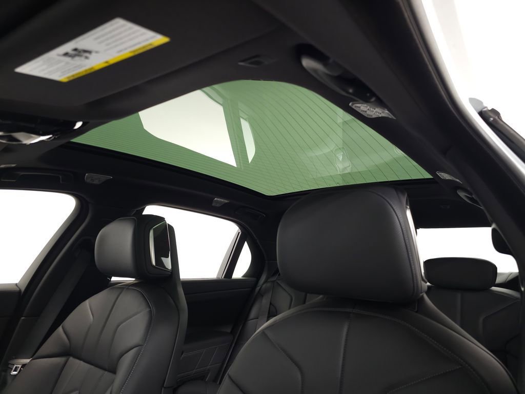 New 2026 BMW 760i xDrive w/ Executive Package image 13