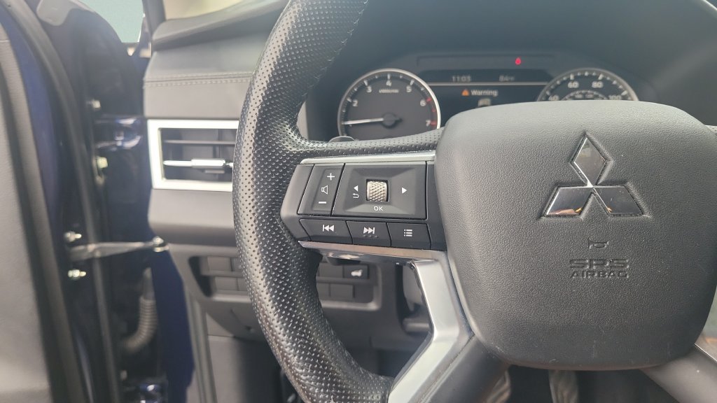 Used 2022 Mitsubishi Outlander SE FWD image 17