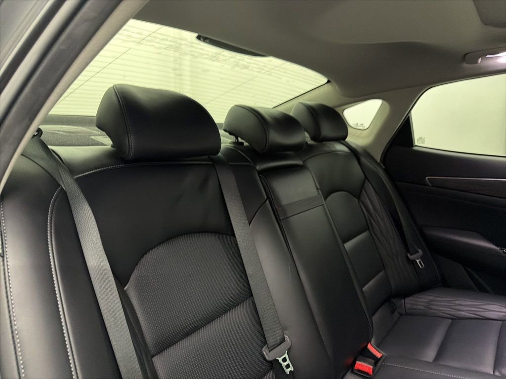 Used 2020 Kia Cadenza Limited image 27