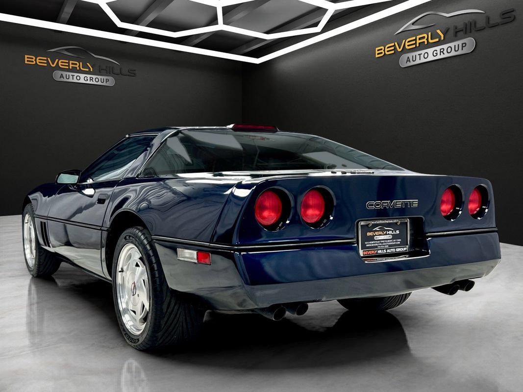 Used 1989 Chevrolet Corvette Coupe RWD image 4
