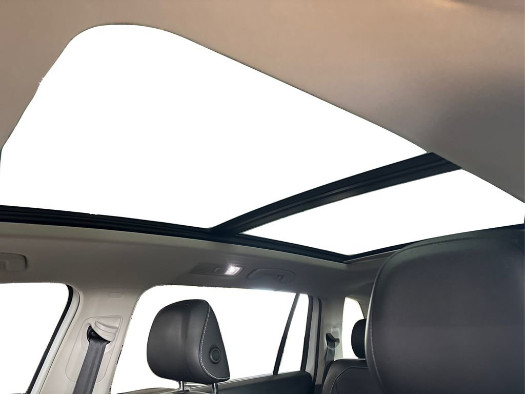 Used 2022 Volkswagen Tiguan SE image 26