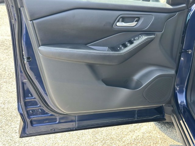 Used 2024 Nissan Rogue SV AWD/4WD image 15