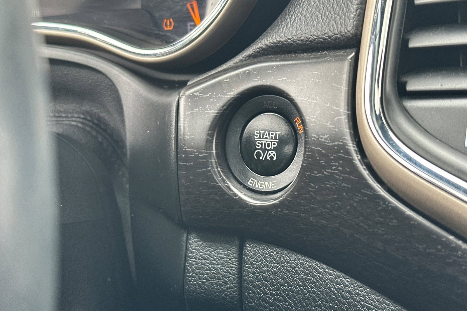 Used 2014 Jeep Grand Cherokee Altitude image 23