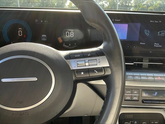 Used 2025 Hyundai Kona SEL FWD image 14
