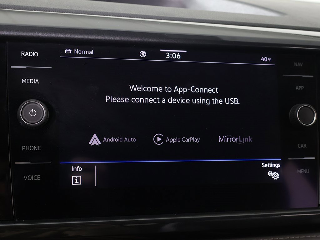 Used 2022 Volkswagen Taos SEL image 49