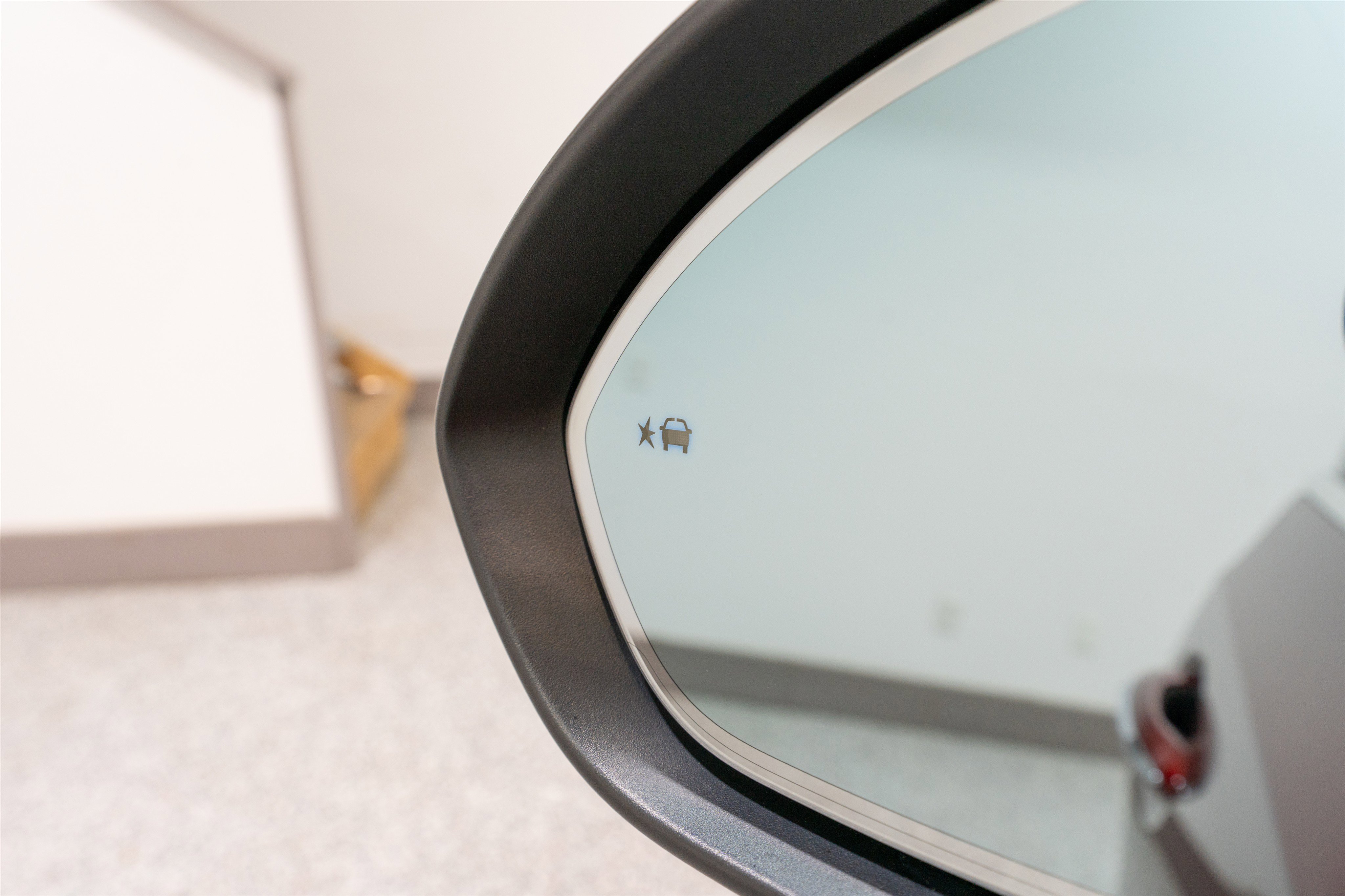 Used 2022 Buick Envision Avenir w/ Technology Package II image 13