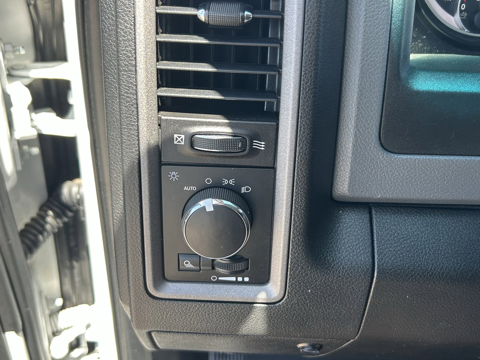Used 2018 RAM 2500 Tradesman w/ Chrome Appearance Group AWD/4WD image 30