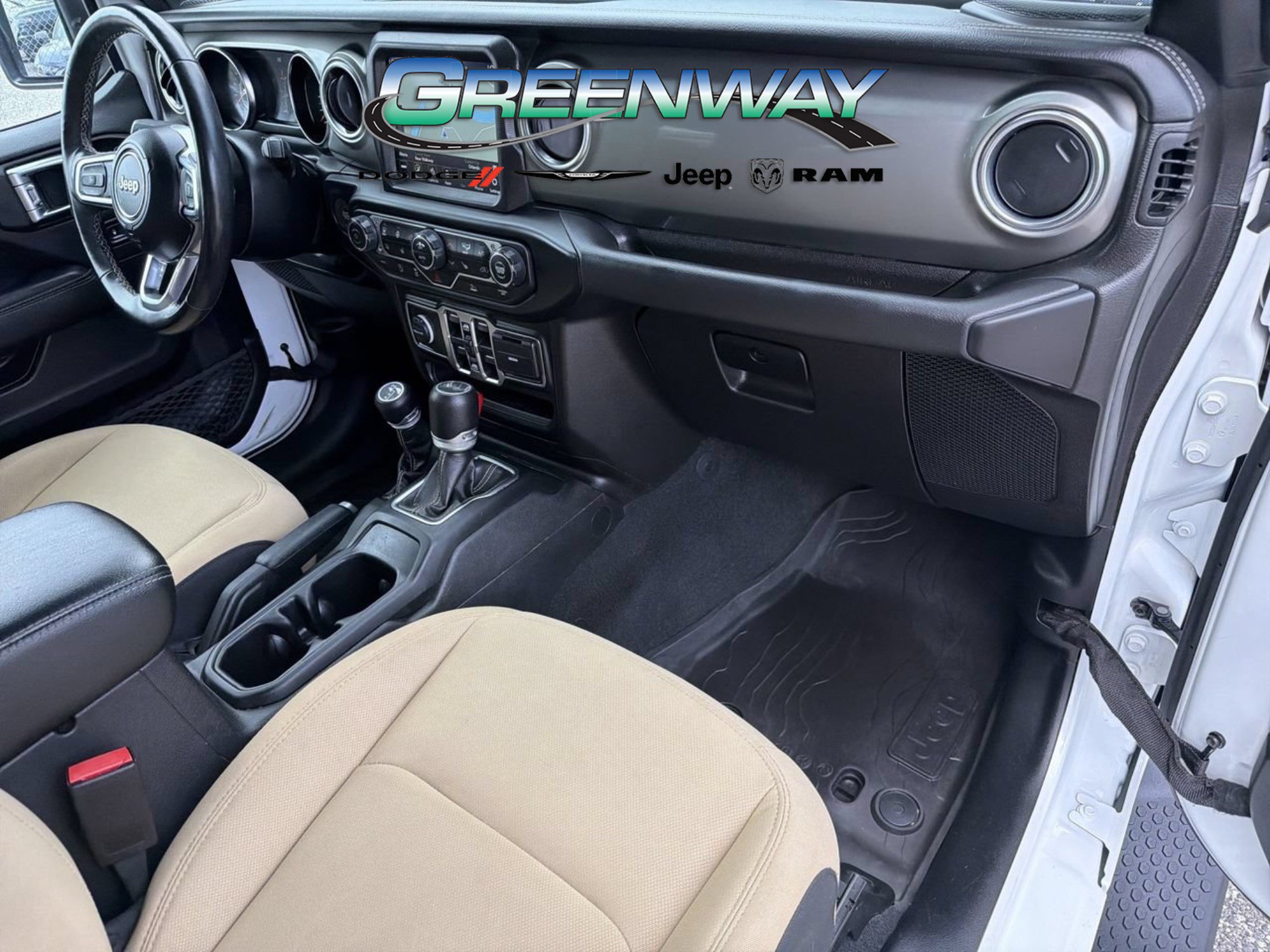 Used 2022 Jeep Wrangler Unlimited Sahara w/ Cold Weather Group AWD/4WD image 8
