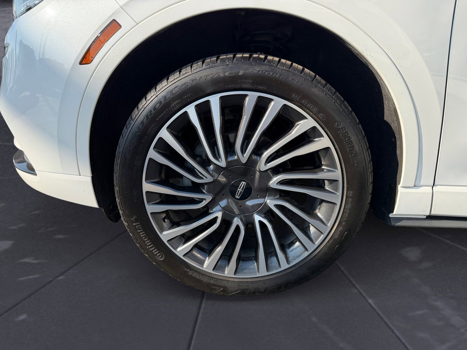 Used 2022 Lincoln Corsair AWD w/ Premium Package image 14