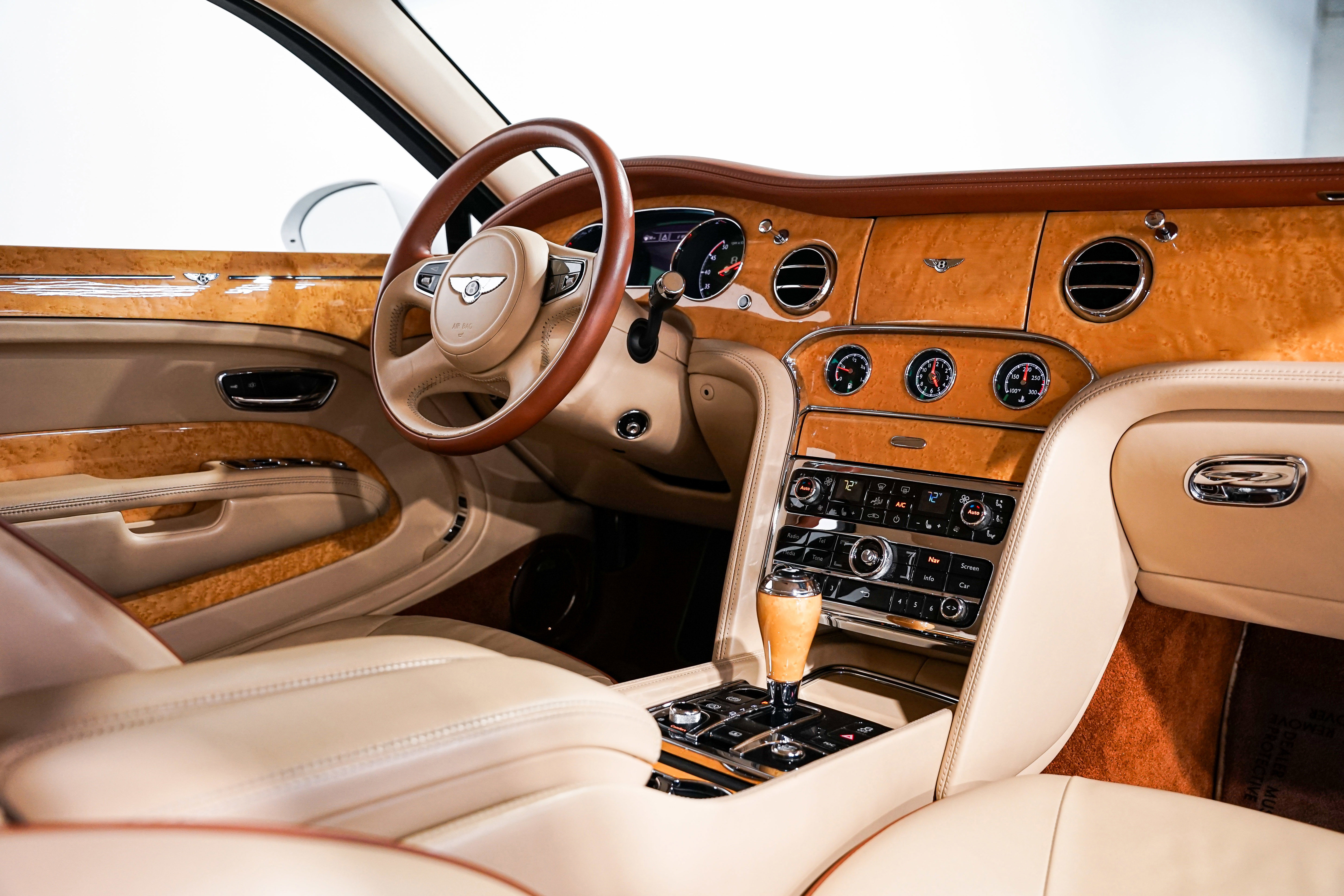 Used 2012 Bentley Mulsanne image 32