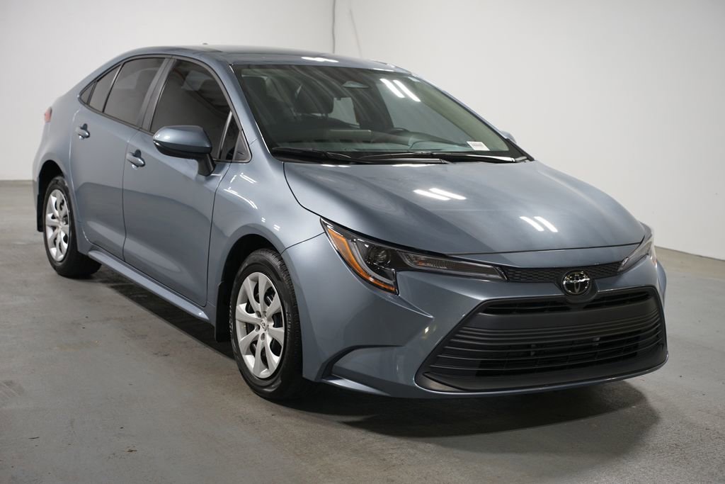 Certified 2025 Toyota Corolla LE image 3