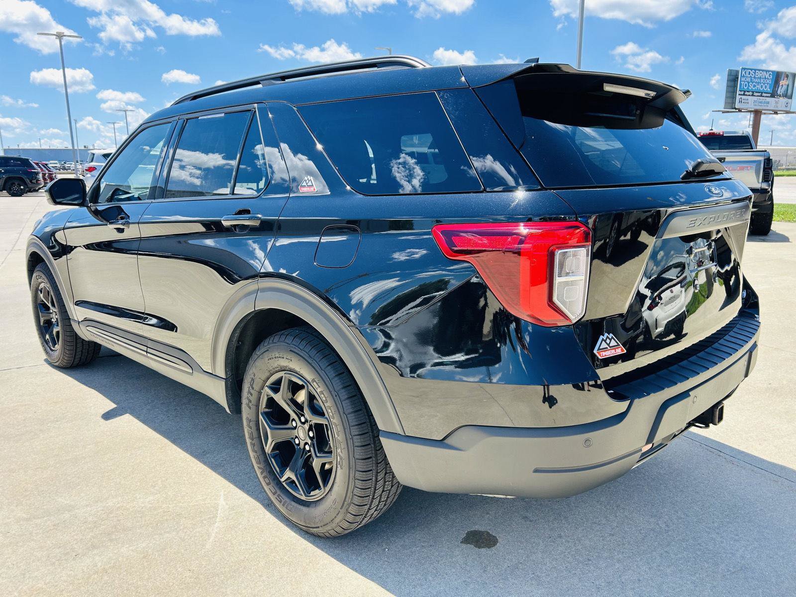 Used 2022 Ford Explorer Timberline w/ Timberline Technology Package AWD/4WD image 43