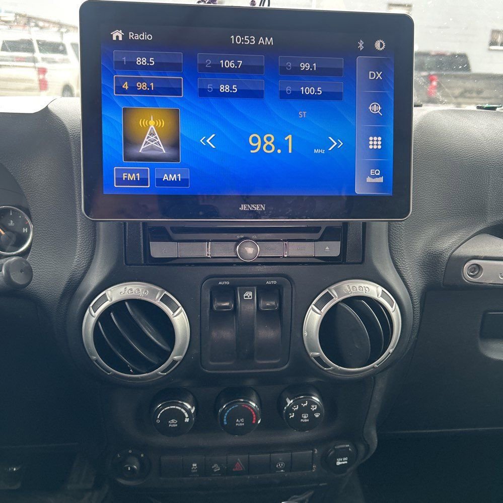 Used 2018 Jeep Wrangler Rubicon w/ Power Convenience Group image 13