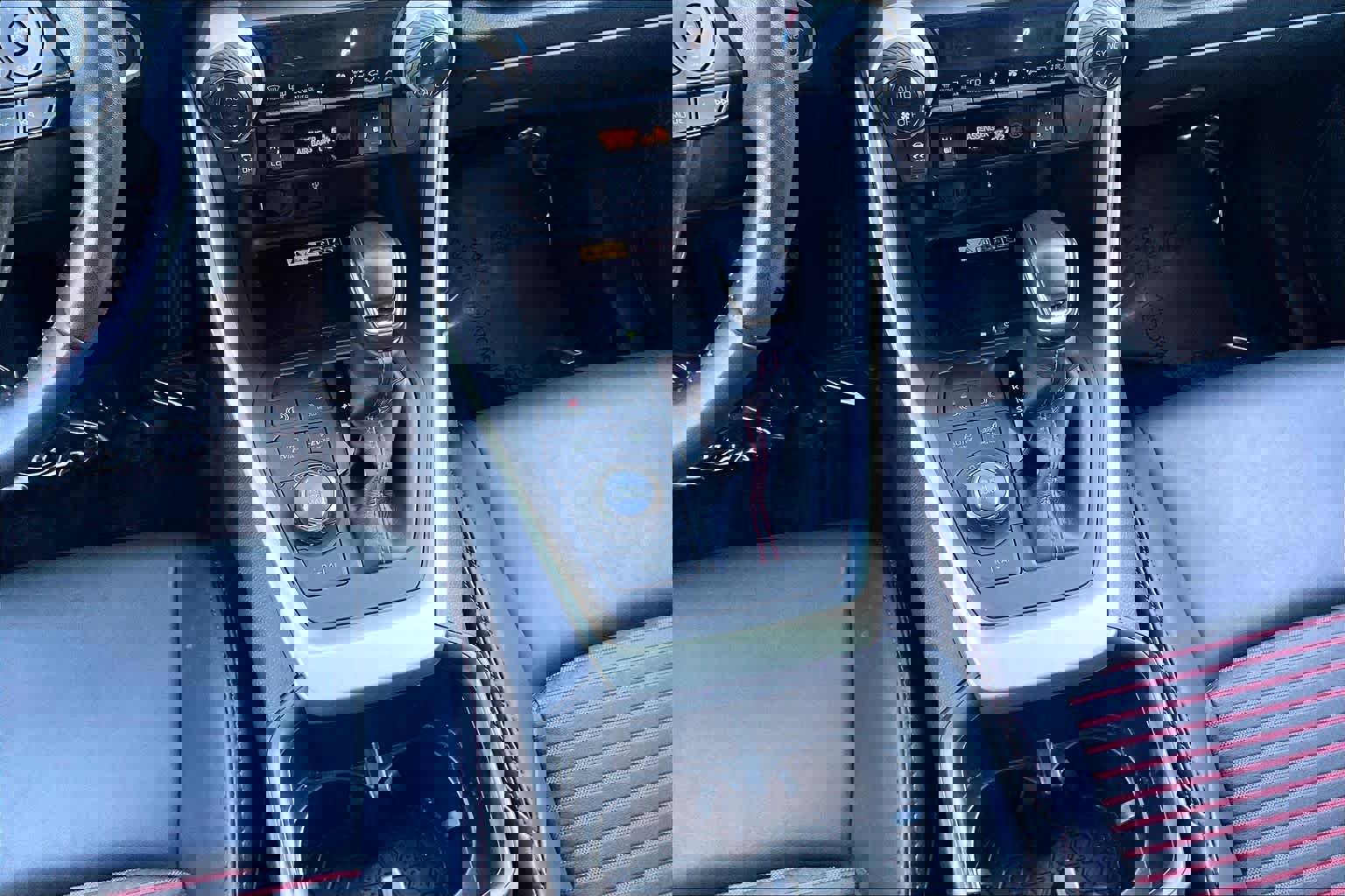 Used 2022 Toyota RAV4 XSE image 14