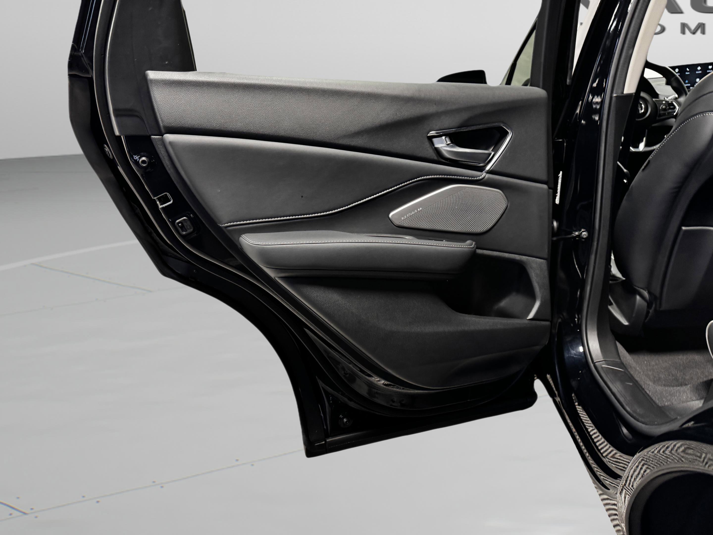 Certified 2025 Acura RDX SH-AWD w/ Advance Package image 39