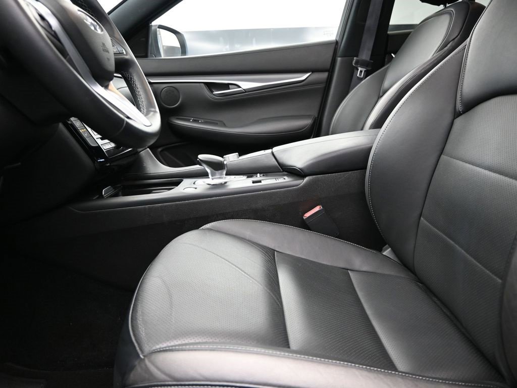 Certified 2023 INFINITI QX55 Luxe w/ Cargo Package image 13