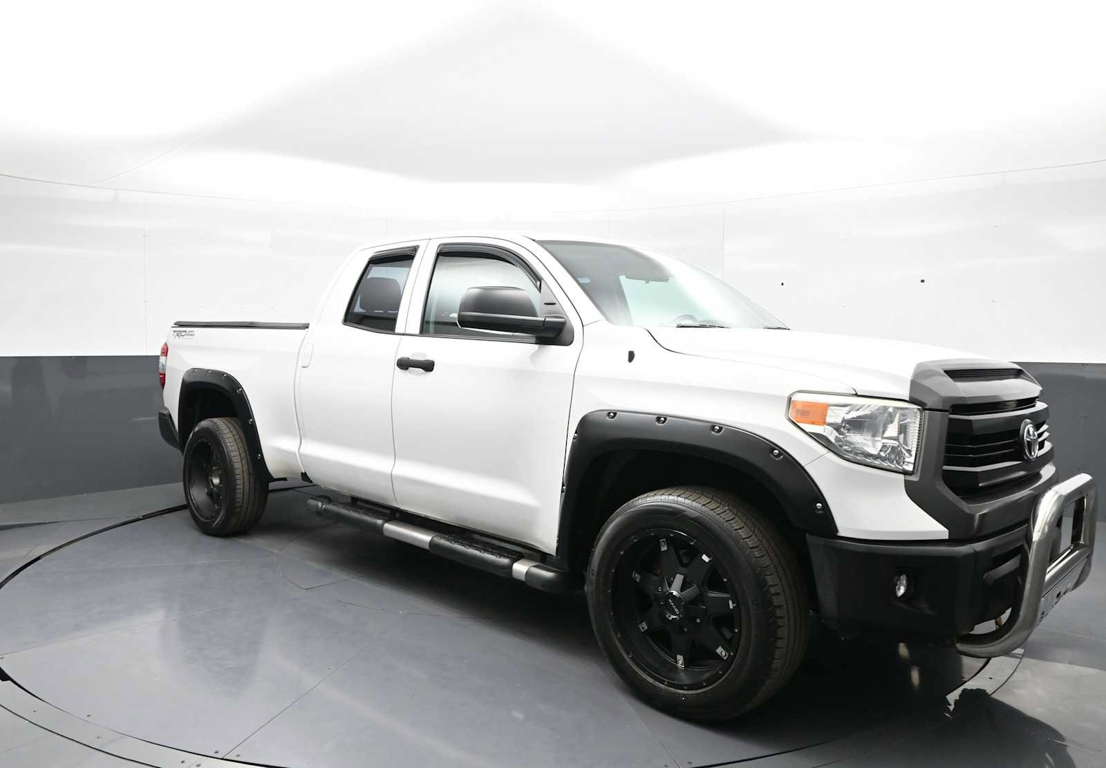 Used 2016 Toyota Tundra SR w/ Exterior Package AWD/4WD image 3