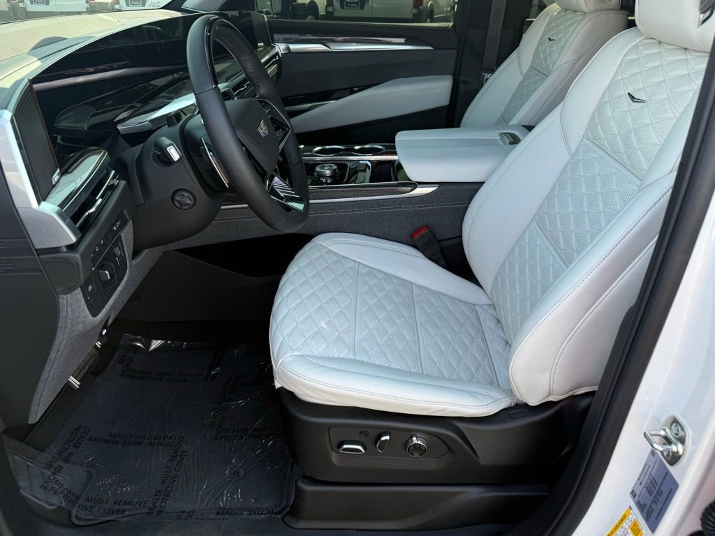 Used 2025 Cadillac Escalade V image 13