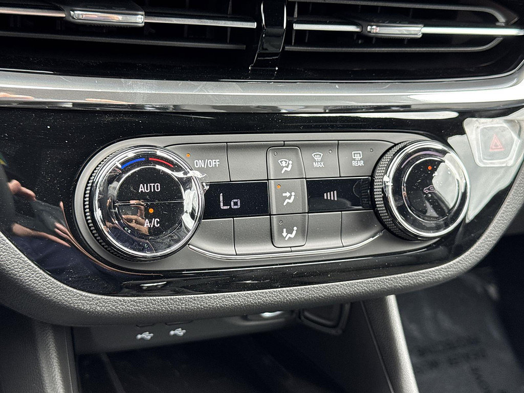New 2026 Buick Envista Sport Touring w/ Convenience II Package FWD image 16