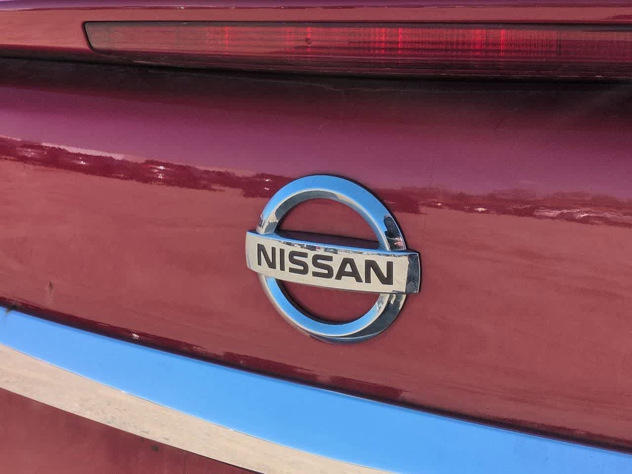 Used 2015 Nissan Sentra SR w/ SR Premium Package FWD image 11
