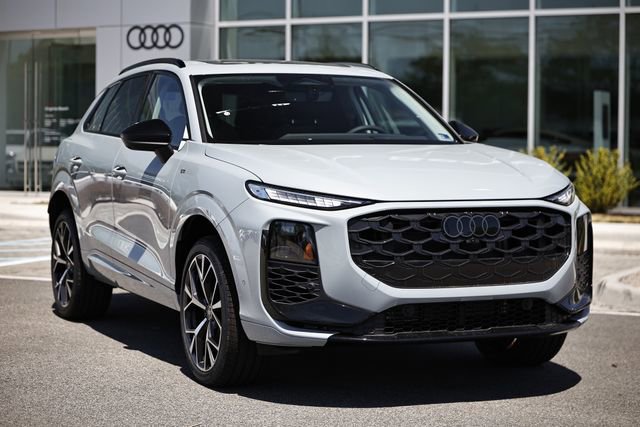 New 2026 Audi Q3 quattro 2.0T AWD/4WD image 2