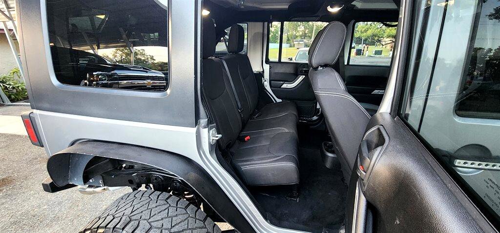 Used 2016 Jeep Wrangler Unlimited Sahara w/ Connectivity Group image 25