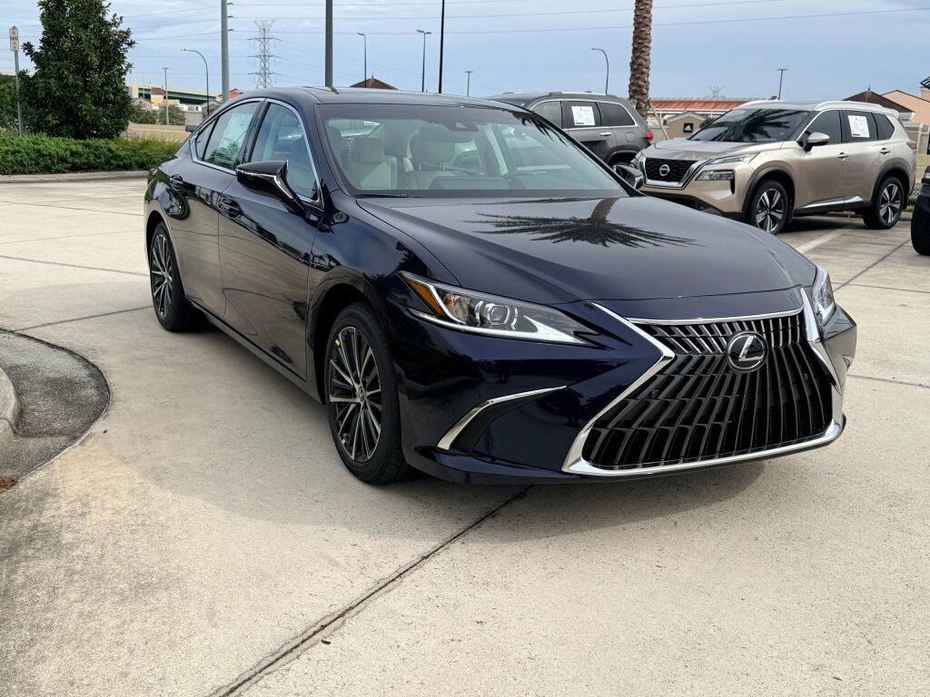 New 2025 Lexus ES 350 w/ Premium Package image 3