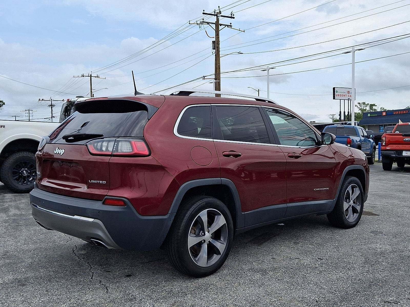Used 2019 Jeep Cherokee Limited AWD/4WD image 6