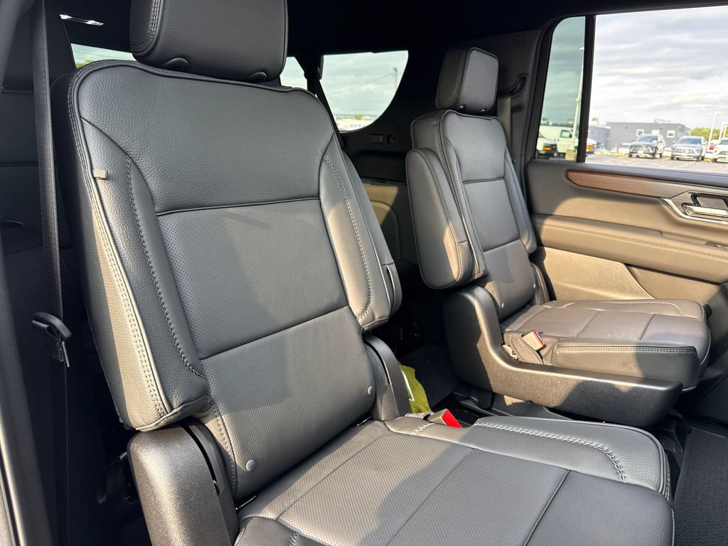 New 2026 GMC Yukon XL Denali w/ Denali Reserve Package AWD/4WD image 35