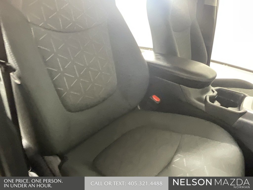 Used 2021 Toyota RAV4 XLE image 27