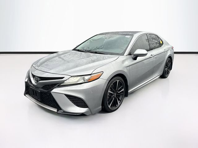 Used 2019 Toyota Camry XSE image 4