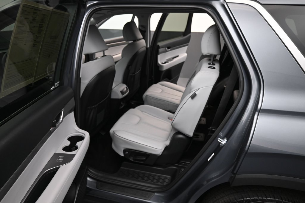 Certified 2025 Hyundai Palisade SEL AWD/4WD image 11