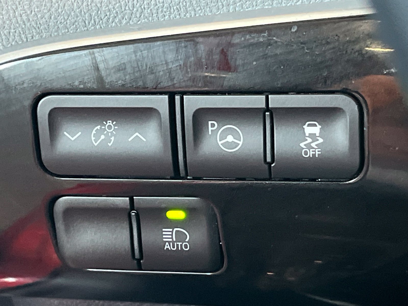 Used 2018 Toyota Prius Four Touring w/ Premium Convenience Package FWD image 29