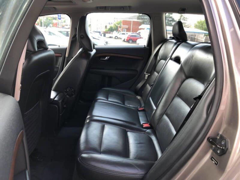Used 2010 Volvo XC70 3.2 image 16