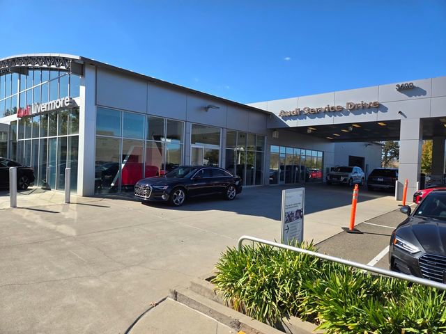 Used 2025 Audi Q5 Premium w/ Convenience Package image 42