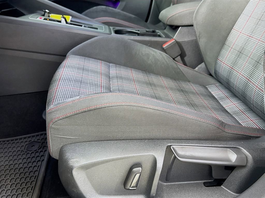 Used 2022 Volkswagen GTI SE FWD image 24